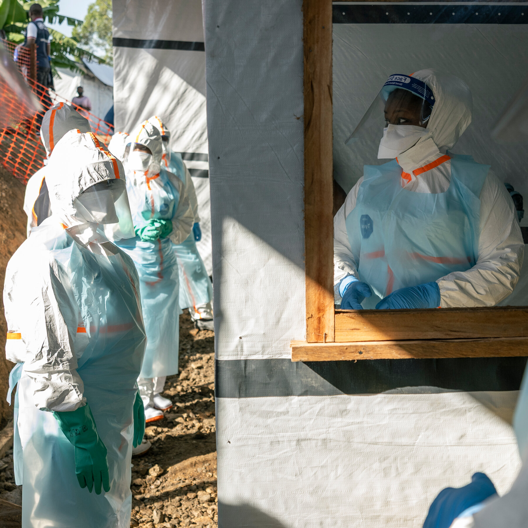 CDC warns Ebola cases could exceed 20,000 within three months, but U.S. risk stays low