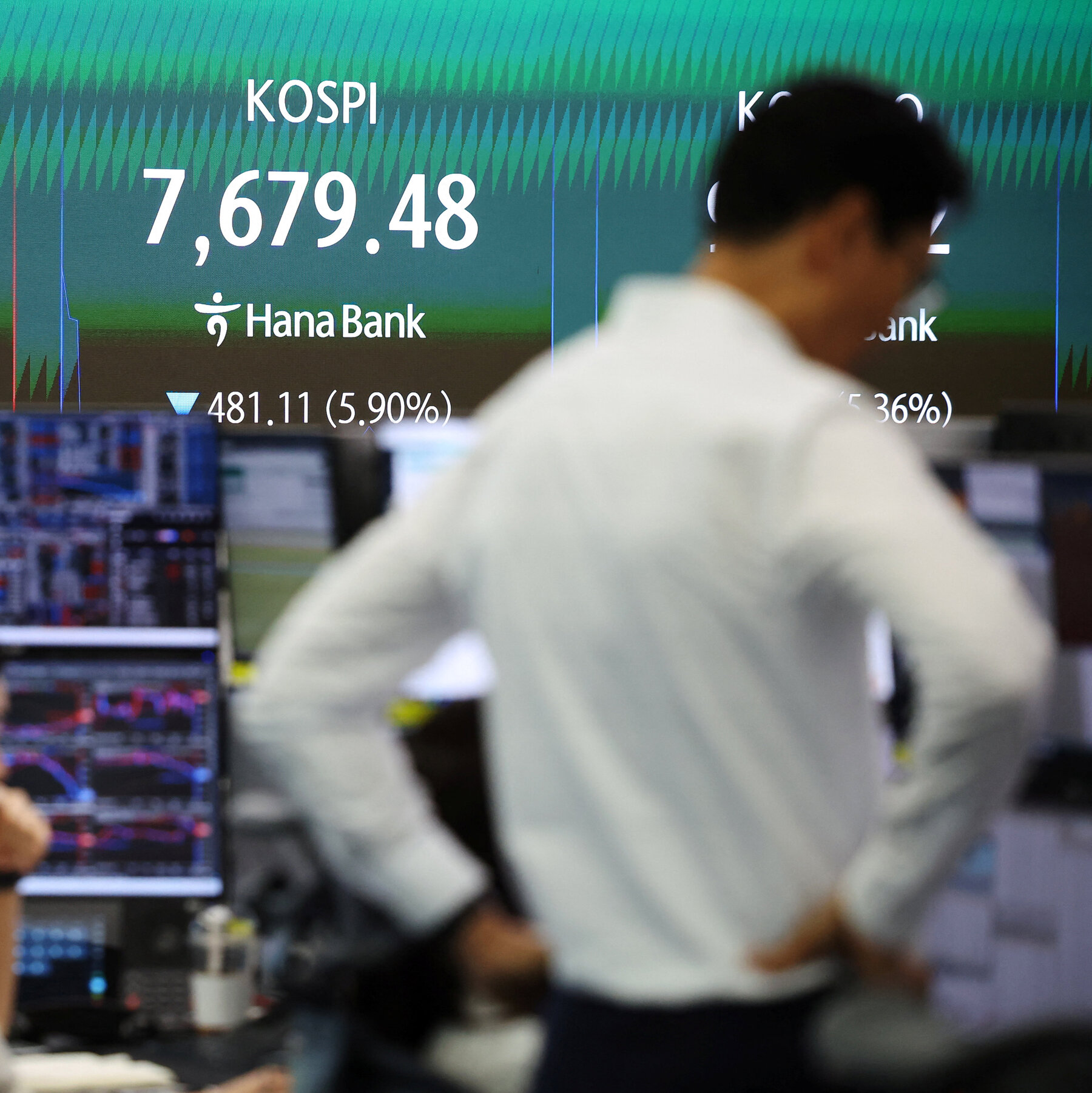 İran, İsrail'e Füze Saldırısı Yaptı, Asya Piyasaları Düşük Kapatıldı