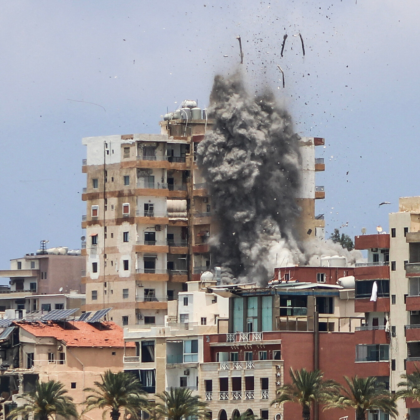 Israel Strikes Tyre After Evacuation Warnings as Cease-Fire Falters