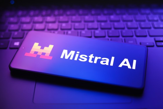 Mistral AI'nin €3  milyar fonlama arayışında olduğu iddiası var