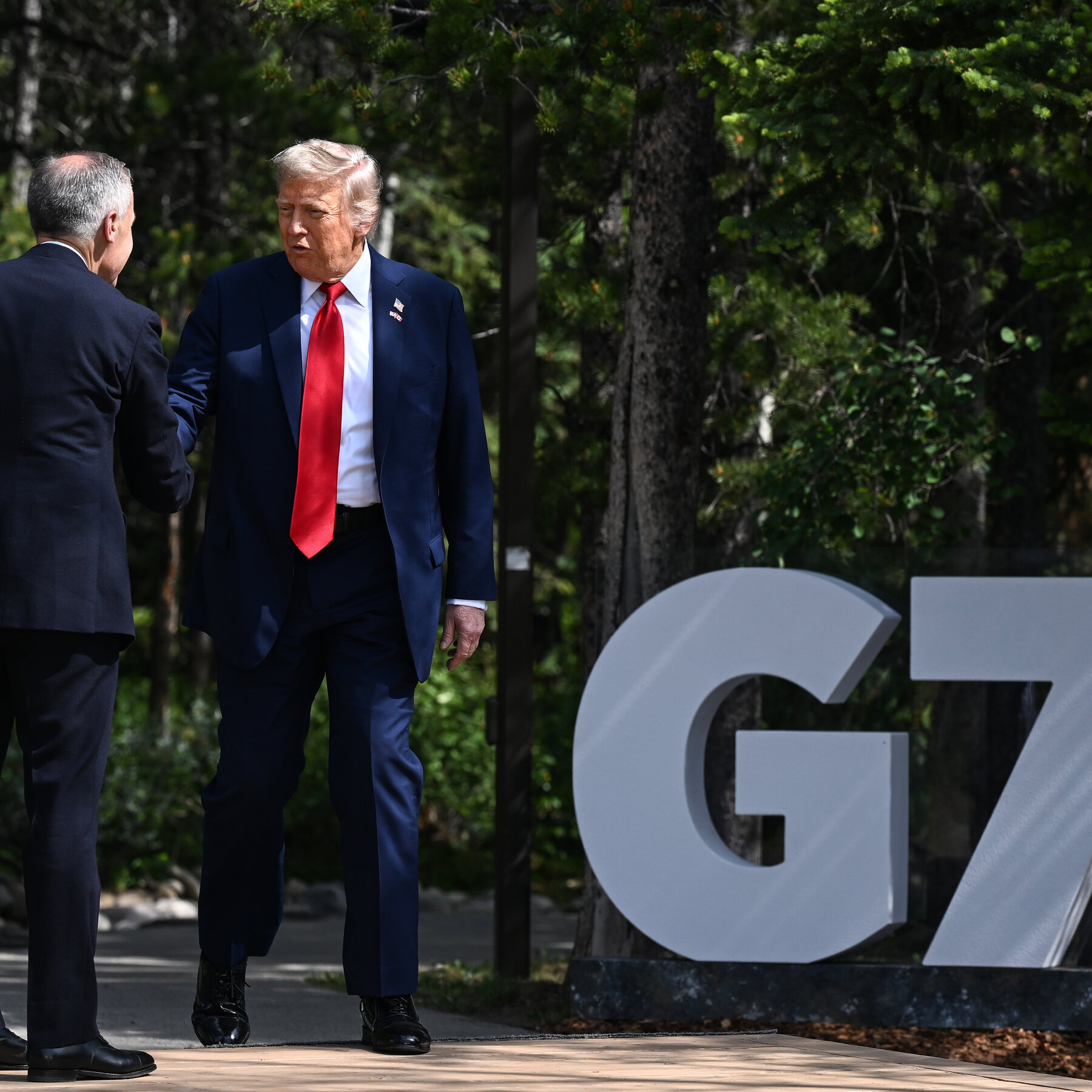 Trump'un G7 Zirvelerindeki Tarihi: Gerilimli İlişkiler ve Erken Çıkışlar