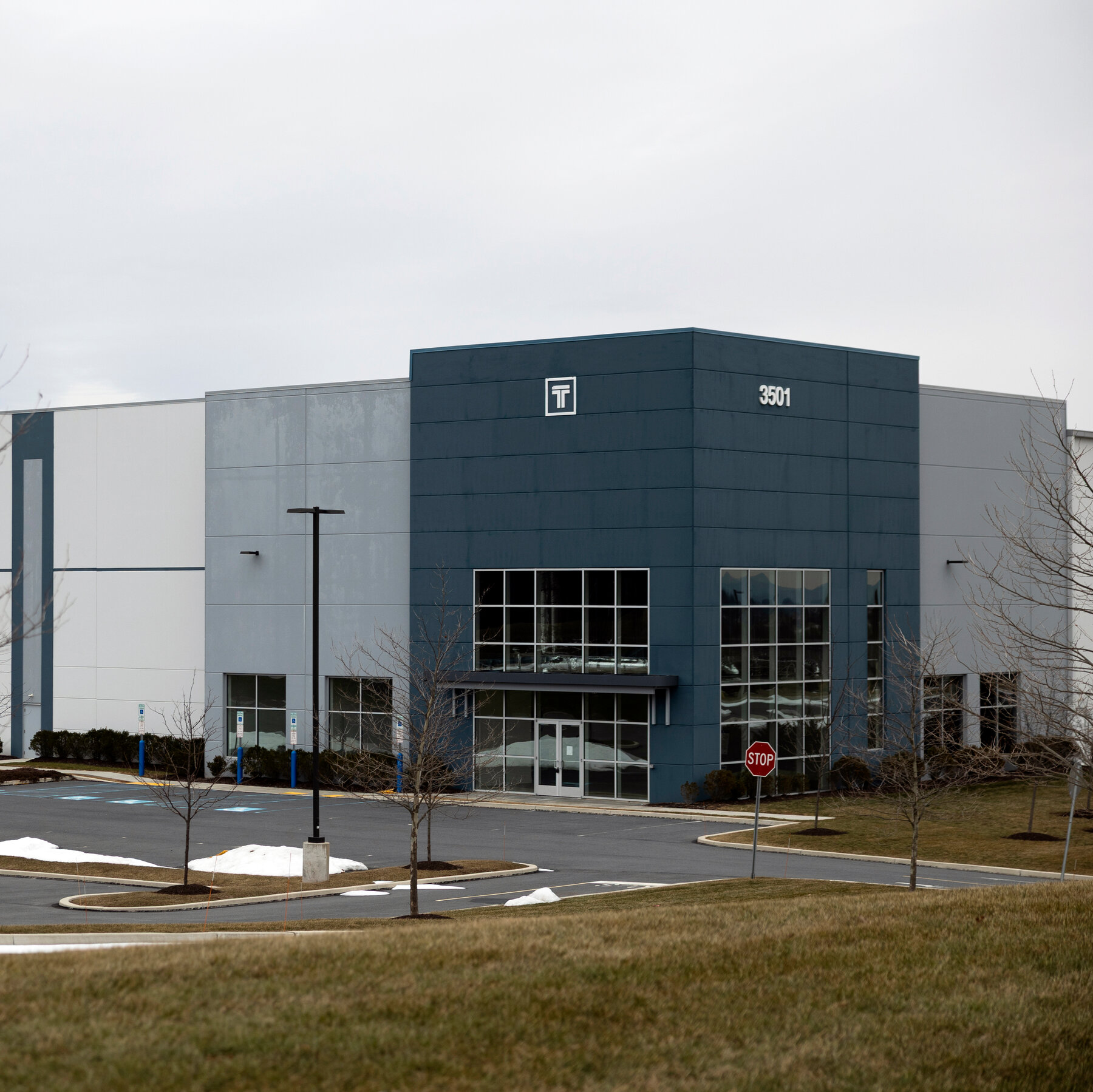 ICE to Divest $700 Million in Migrant Detention Warehouses, Reversing Key Initiative
