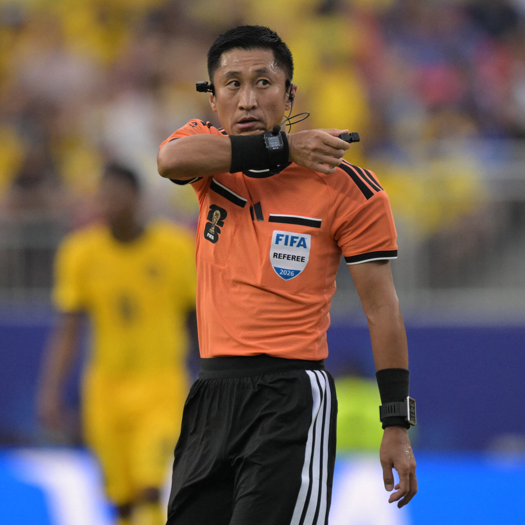 Chinese Fans Turn Spotlight to Referee Ma Ning During Curaçao‑Ecuador World Cup Match