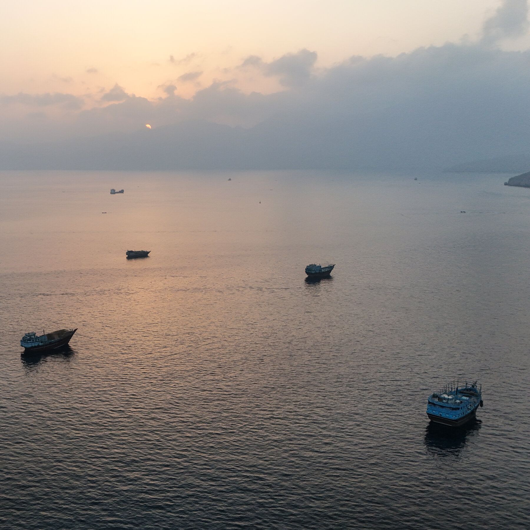 İran, ABD Görüşmelerinde Hormuz Boğazı'ndaki Etkisini Koruma Amaçlı Ateşkes Tehdidi