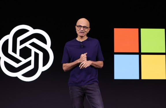 Microsoft CEO’su Satya Nadella, OpenAI DevDay’da Şirketlere AI Riskleri Konusunda Uyarıda Bulundu