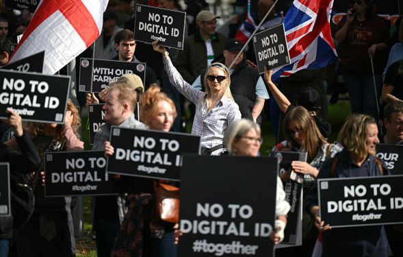 UK Hükümeti Digitel Kimlik Kartı Planını İptal Etti