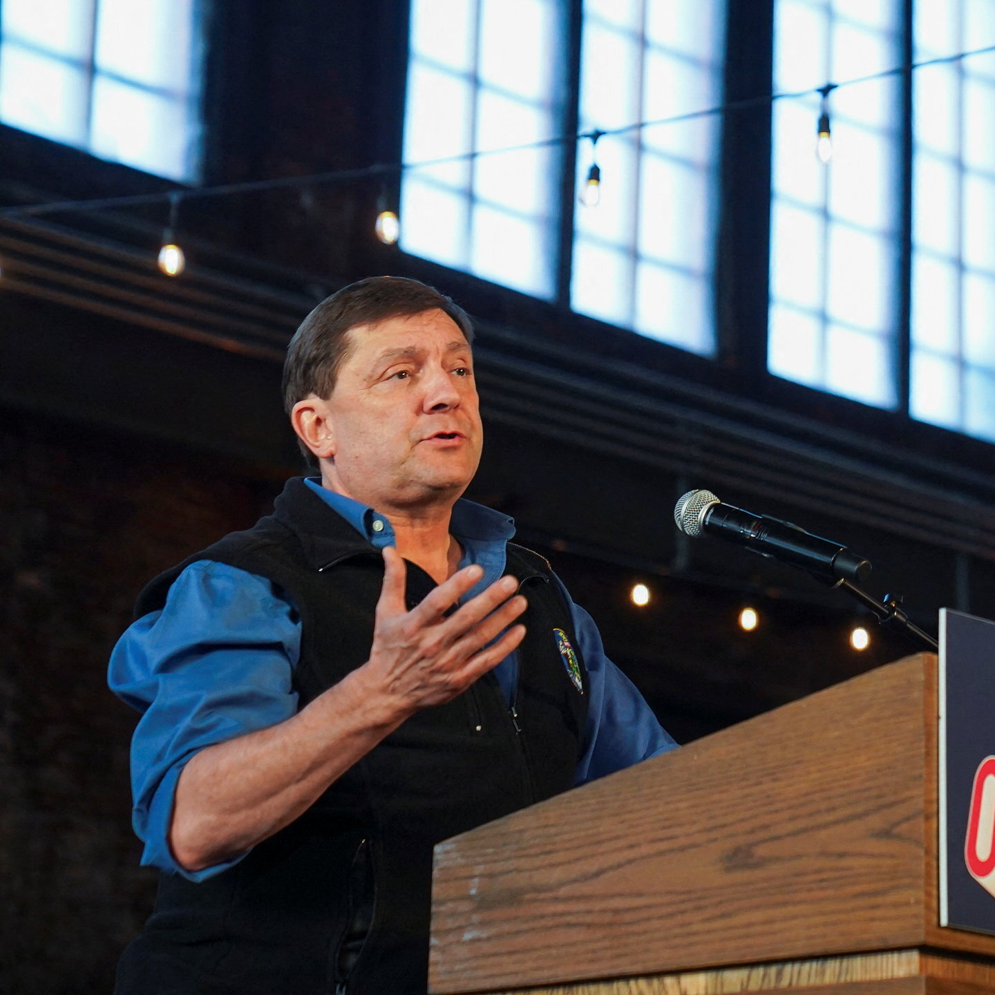 Maine Demokrat Senato Adayı Troy Jackson, Chuck Schumer’ın Endorsemanını İstemeyebilir