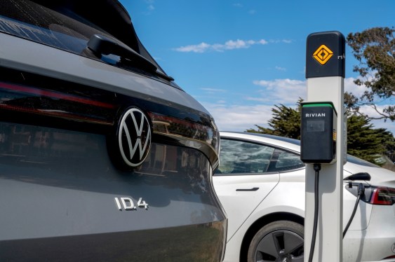 Volkswagen Mühendisleri, Rivian Ortaklığı İle İlgili İçerik Satın Alması İddiasıyla İddianame Alındı
