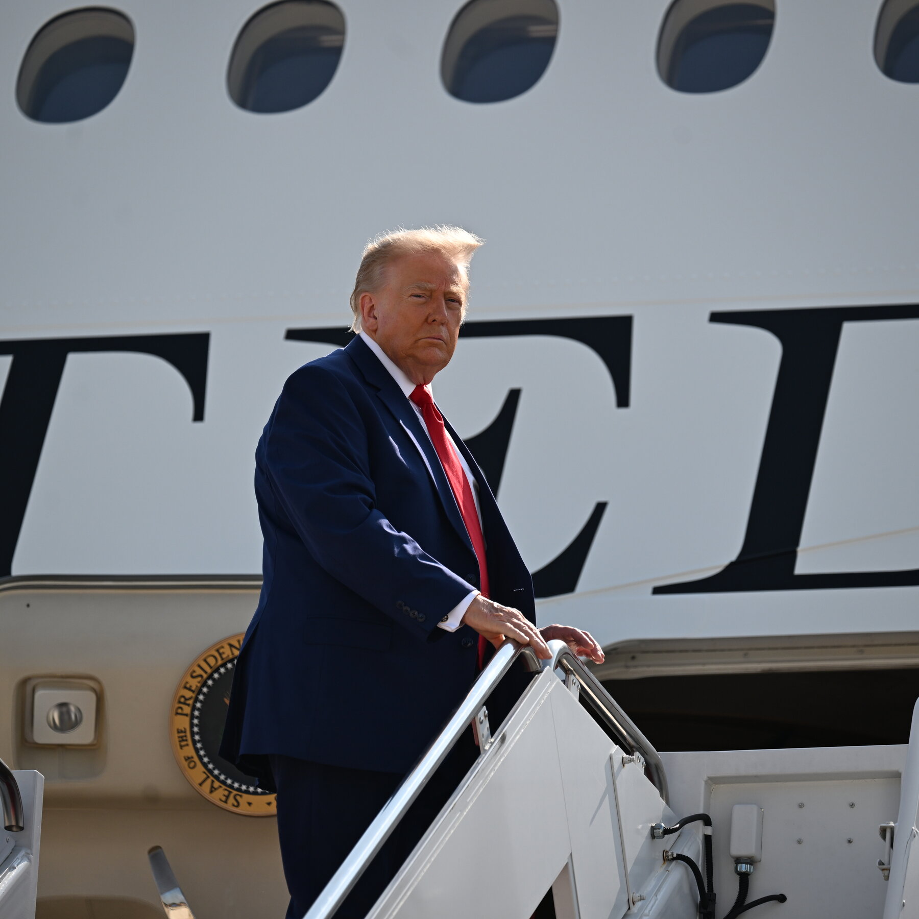 Trump, İran'a Karşı Büyük Bir Askeri Artışa Karar Vermedi