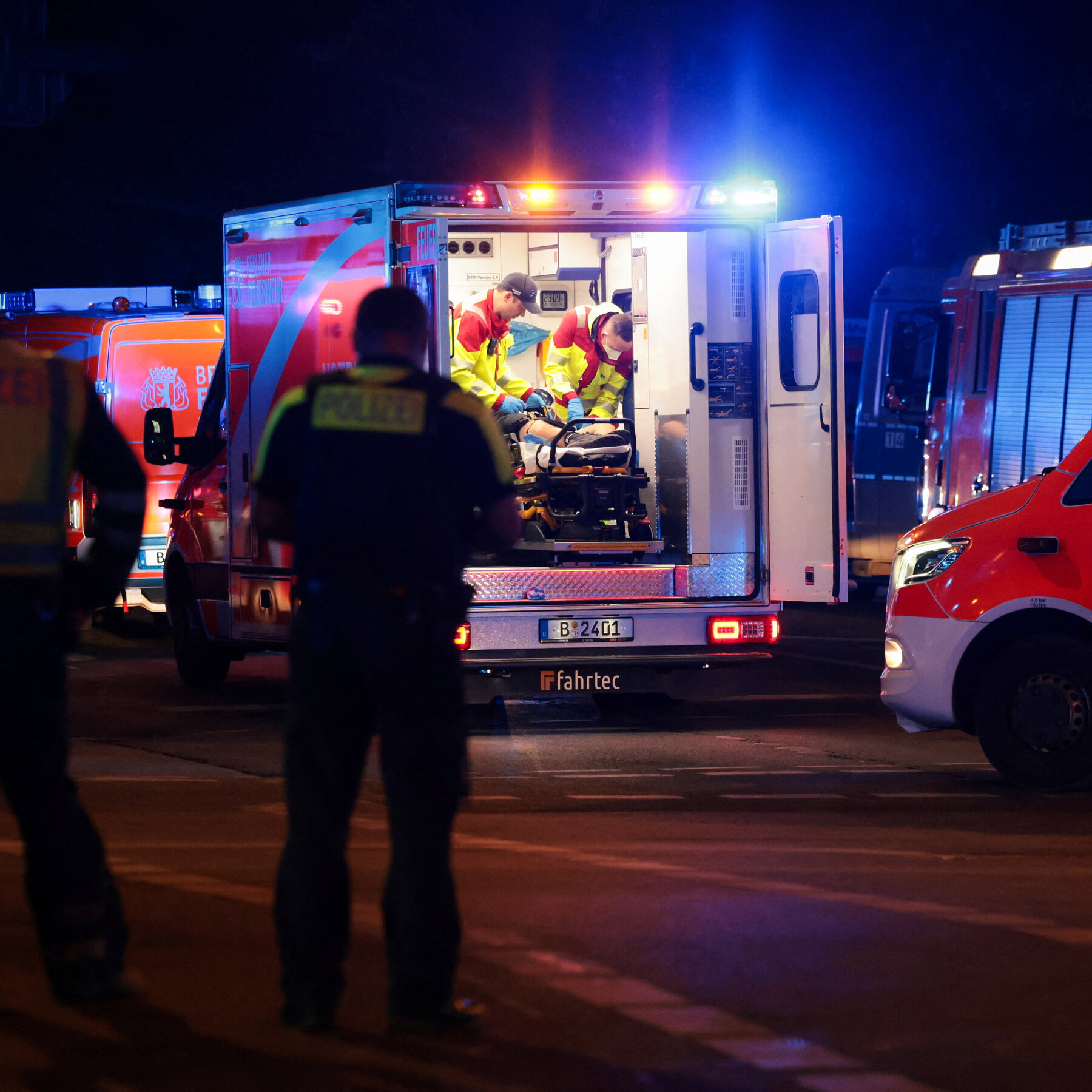 Berlin Pride'de Trenin Aracın Kuyruğuna Çarpması: Festival Durduruldu, Polis Arama Başlatıldı