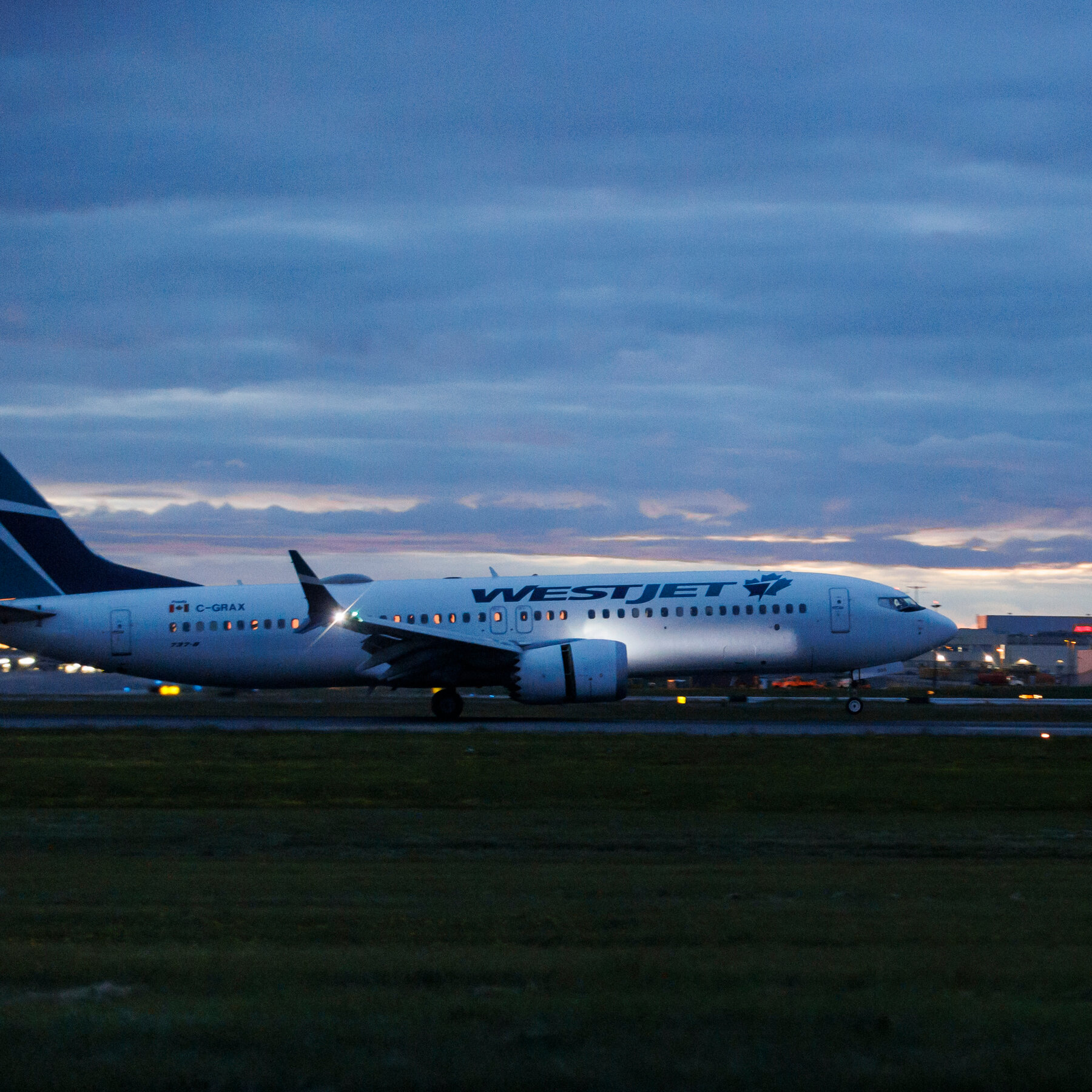 WestJet Havayolları, Kanada'da Kabin Memurları Grevi Nedeniyle Seferleri İptal Etti
