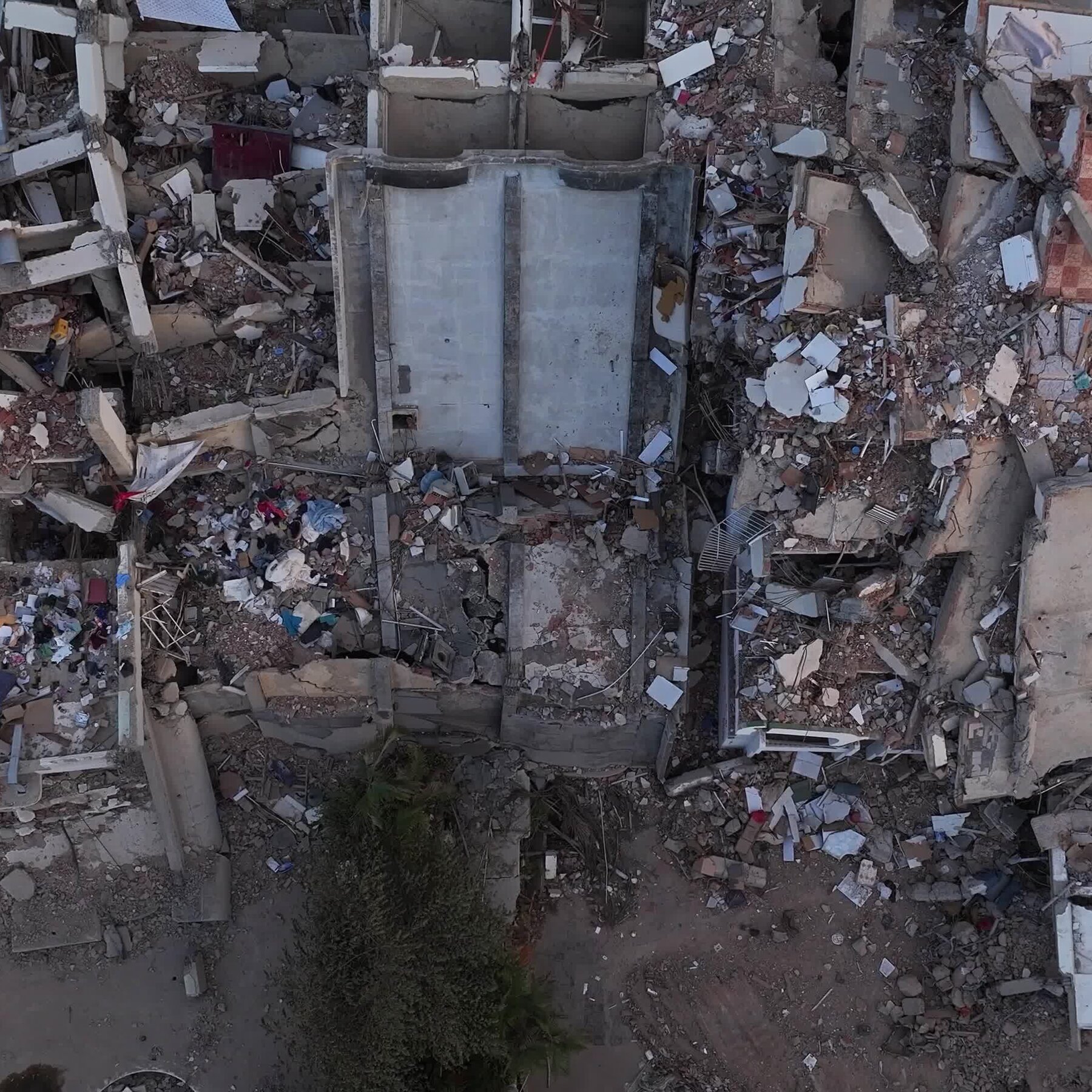 La Guaira Struggles to Survive Months After Earthquakes