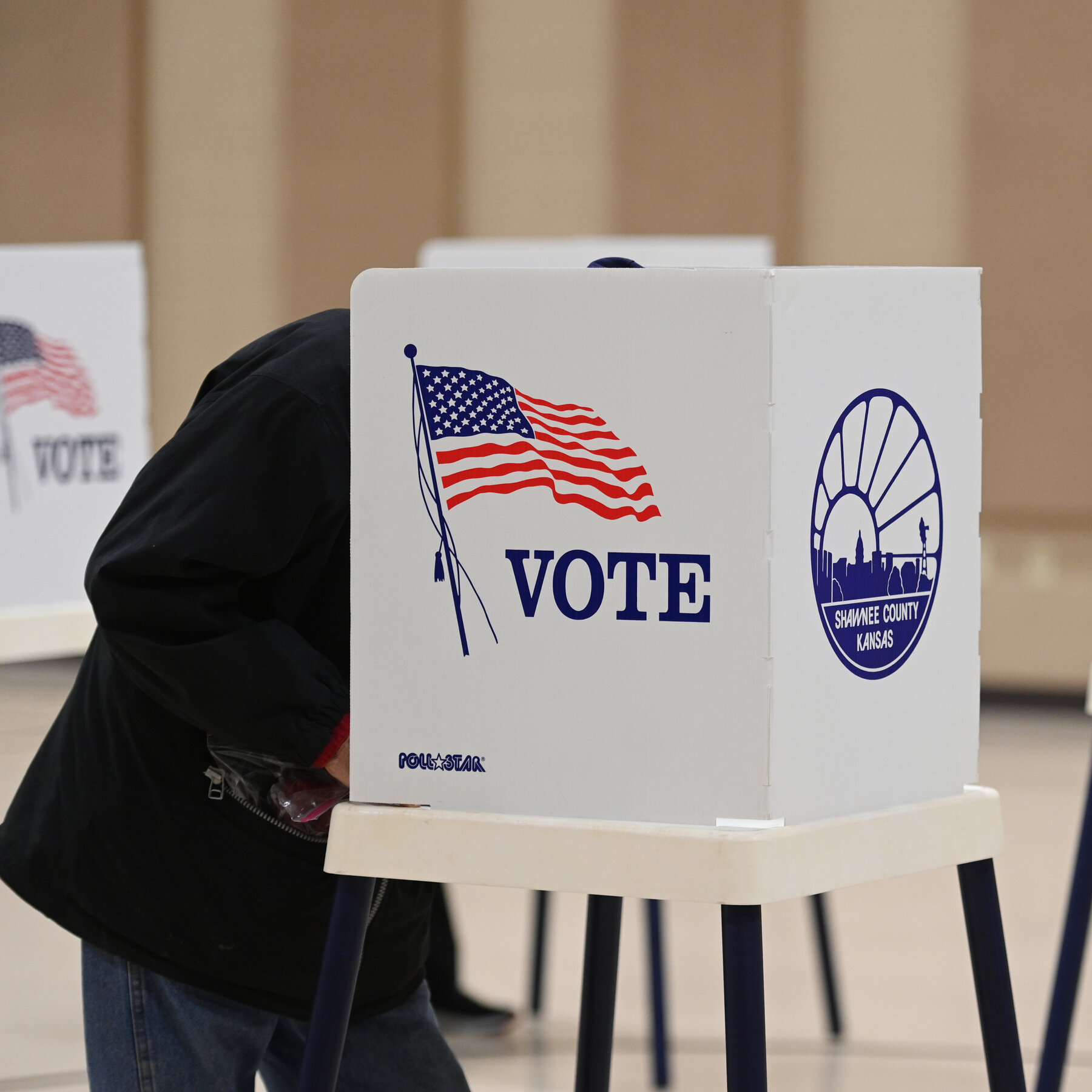 Cumhuriyetçiler Kansas Valilik Seçiminde Yüksek Bahisli Ön Seçimlere Odaklandı