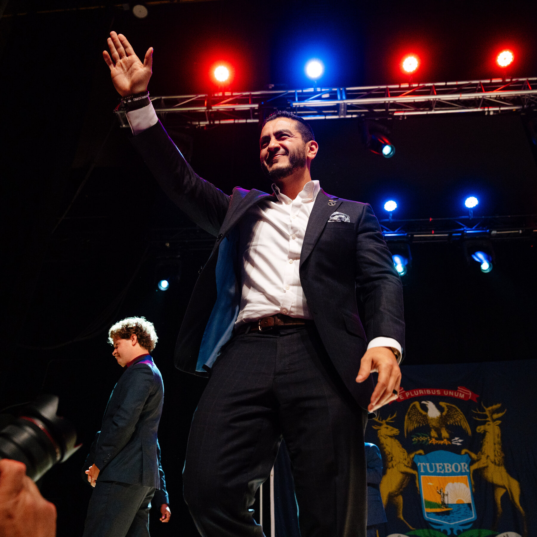 Dr. Abdul El-Sayed sichert sich knappen Sieg in der Demokratischen Senatsvorwahl in Michigan