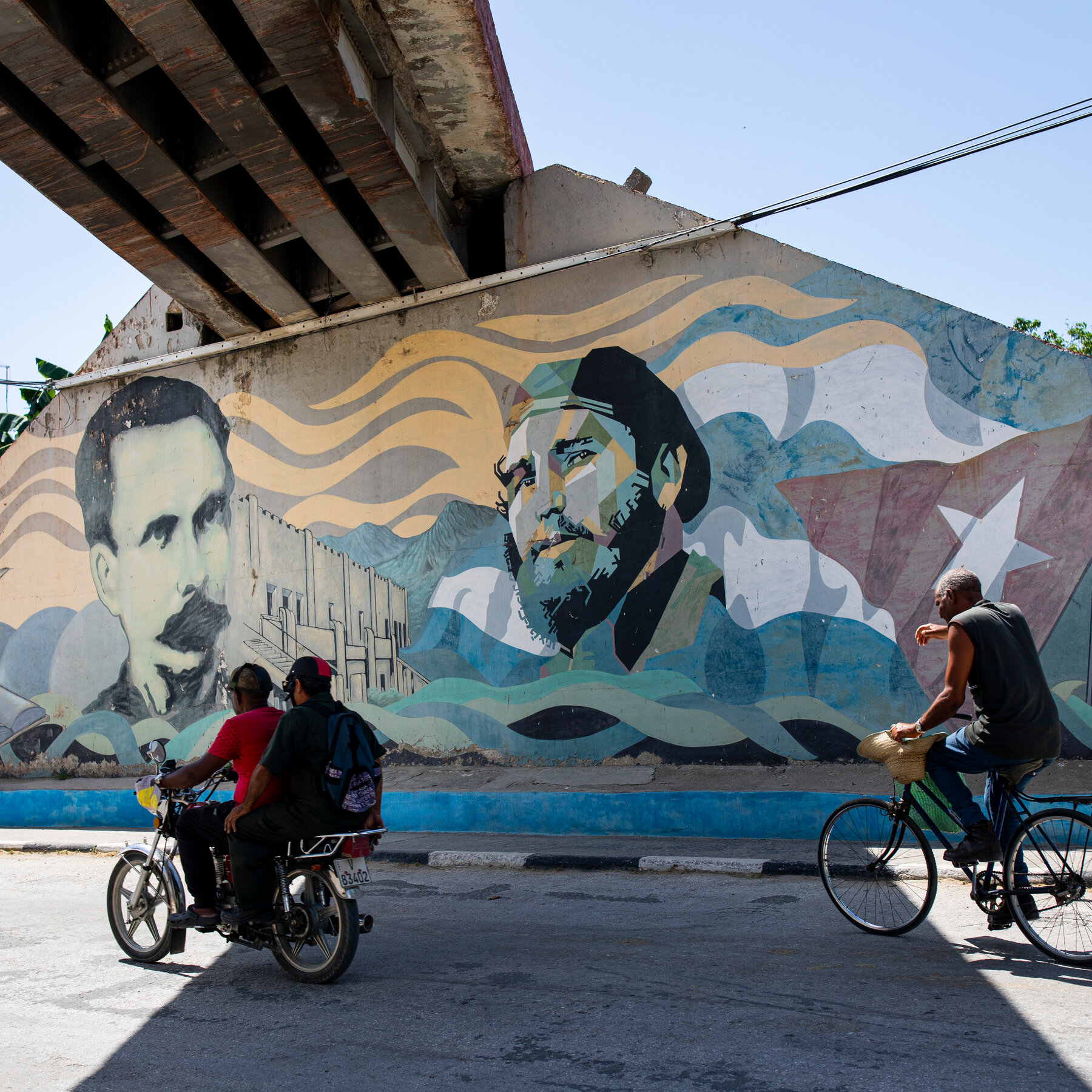 Funcionarios estadounidenses buscan al próximo líder de Cuba en medio de crecientes presiones