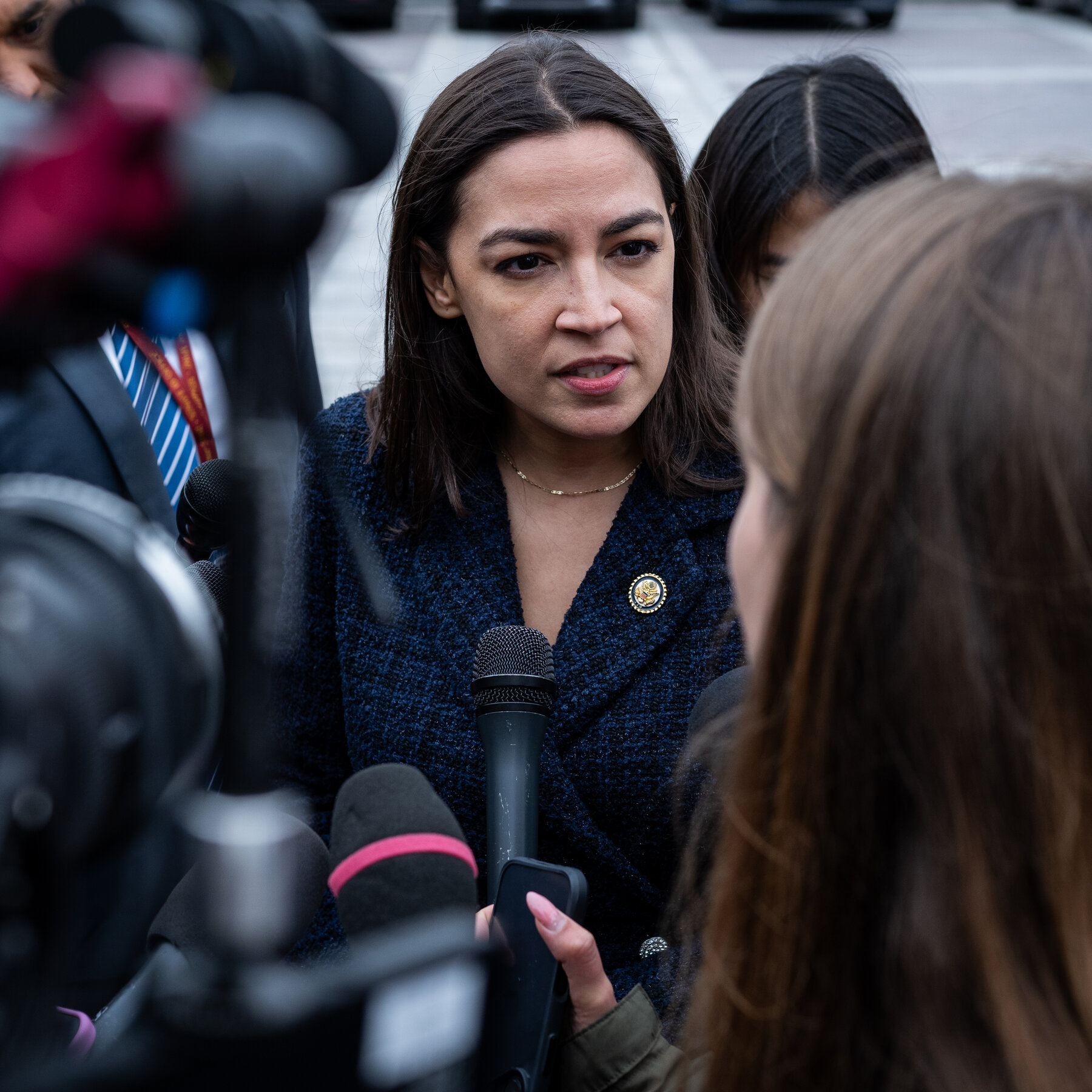 Ocasio-Cortez habla abiertamente sobre congelar sus óvulos y genera una conversación nacional