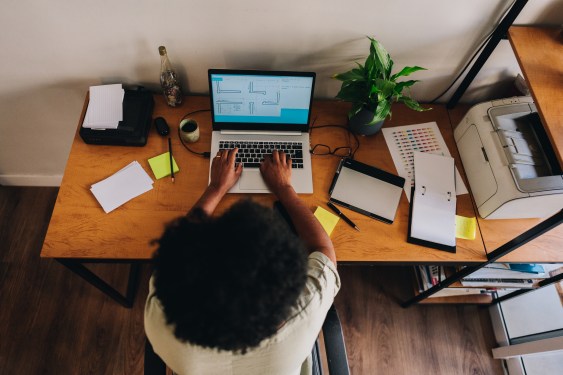 7 Schreibtisch-Gadgets, die Ihren Arbeitsalltag verbessern