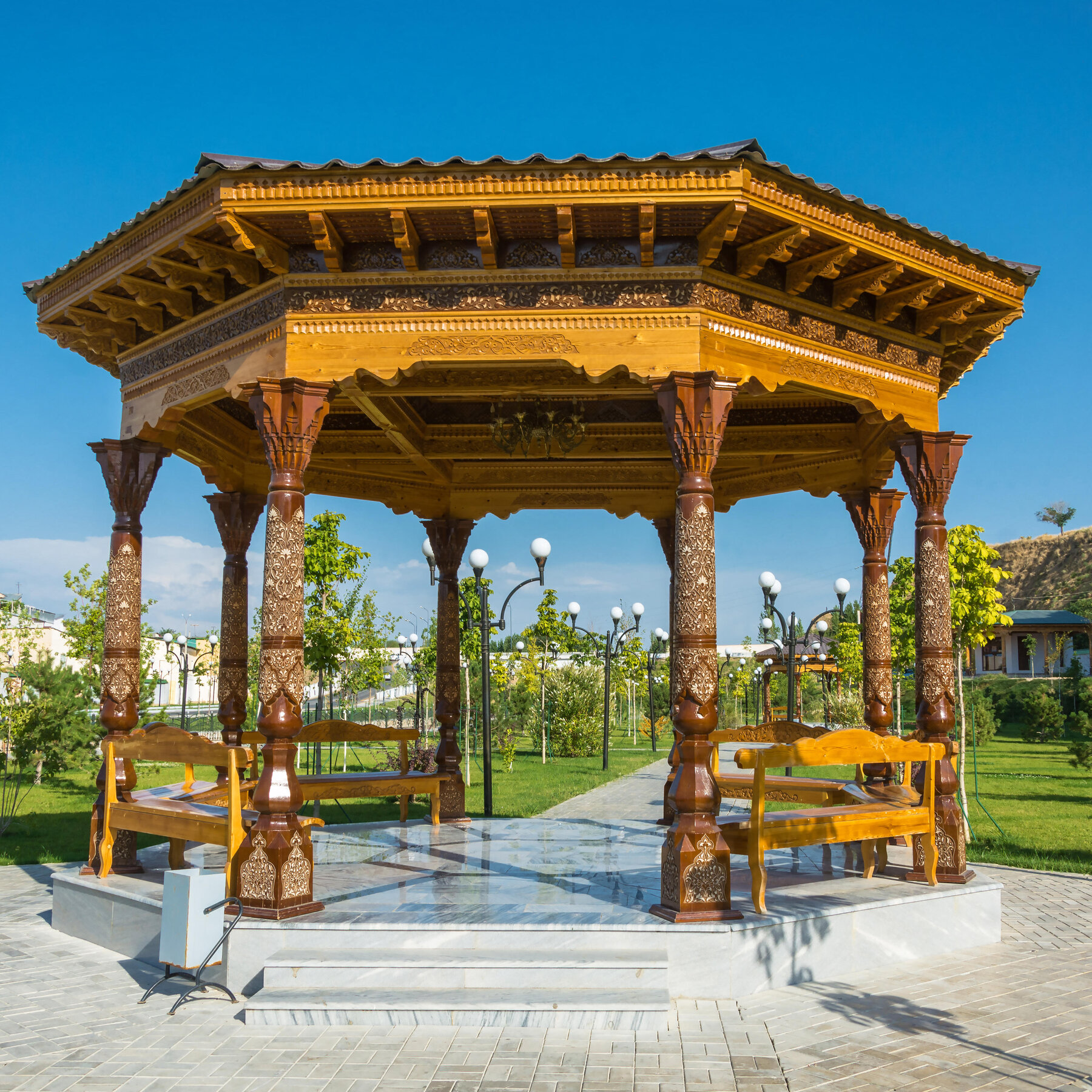 Gazebo aus Usbekistan: Die neuesten Auslandsgeschenke in Trumps Washington