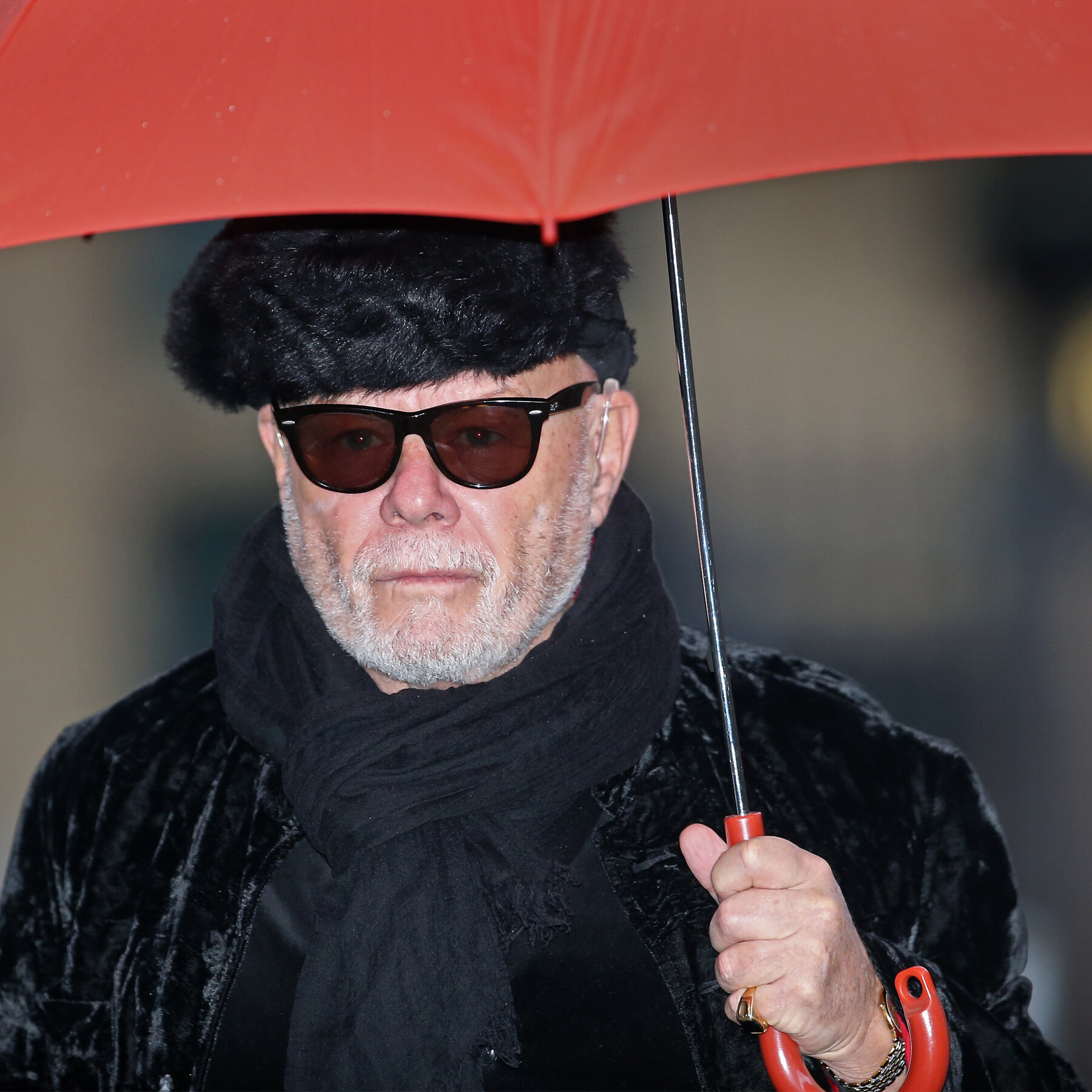 Gary Glitter gibt nicht schuldig bekannt bei historischen Vorwürfen des Kindesmissbrauchs