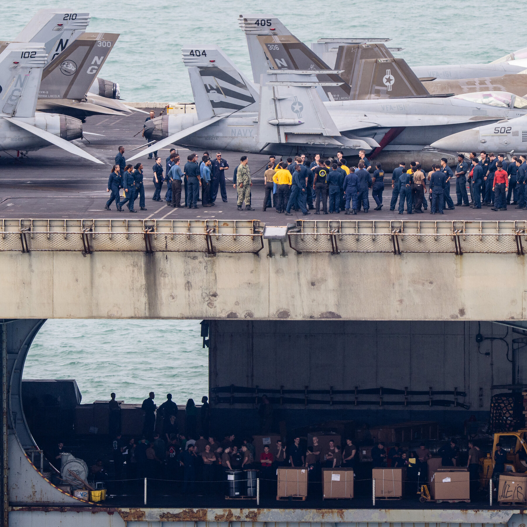 Tripulación de buque de guerra de EE.UU. recibe raro descanso en Tailandia tras rigurosa misión