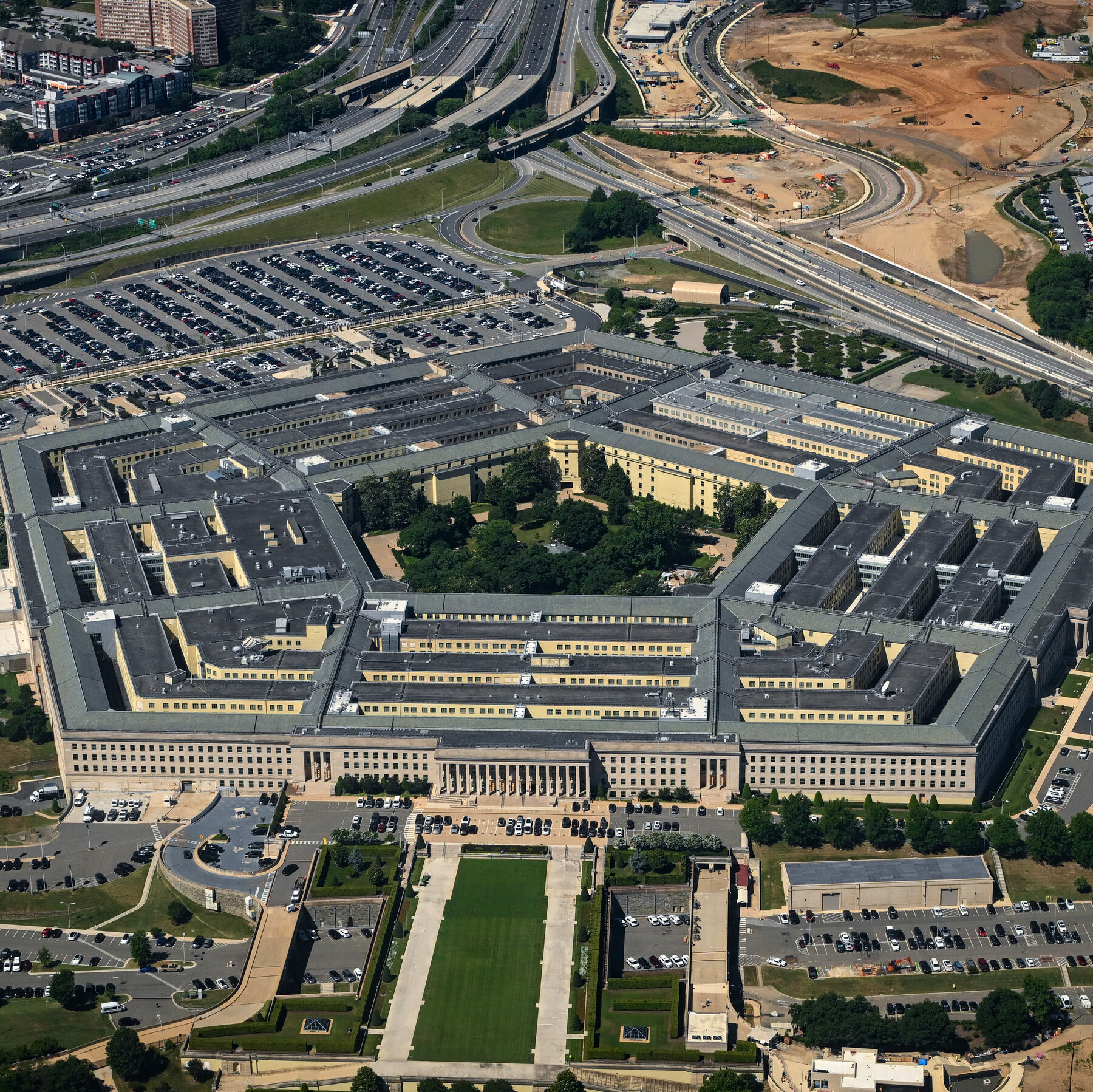 Pentagon and N.I.H. Biodefense Partnership Faces Democratic Scrutiny